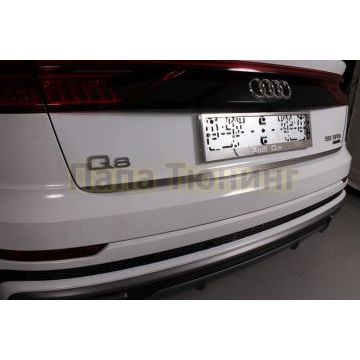 Накладка на заднюю дверь (лист шлифованный) ТСС для Audi Q8 2019-