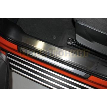 Накладки на пластиковые пороги (лист шлифованный) 4шт ТСС для Audi Q3 2019-