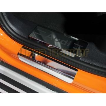 Накладки на пластиковые пороги (лист зеркальный надпись Audi) 4шт ТСС для Audi Q3 2019-