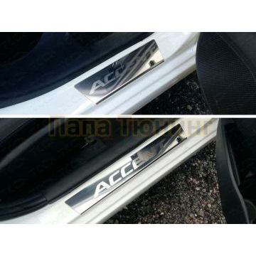 Накладки на пороги (лист зеркальный надпись Accent) ТСС для Hyundai Accent 2014-2017