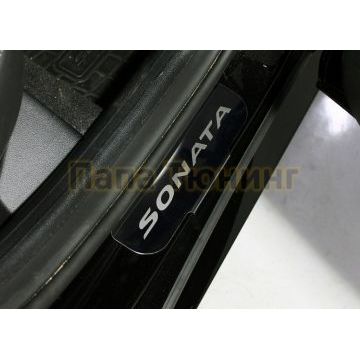 Накладки на пороги (лист зеркальный надпись Sonata) 4шт ТСС для Hyundai Sonata 2020-