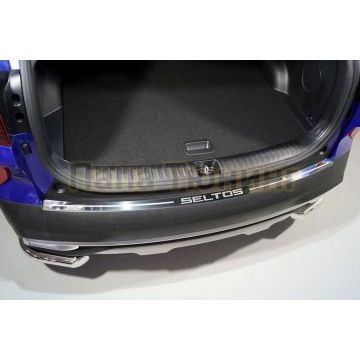 Накладка на задний бампер (лист зеркальный надпись seltos) ТСС для Kia Seltos 2020-