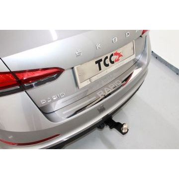 Накладка на задний бампер (лист зеркальный надпись Rapid) ТСС для Skoda Rapid 2020-