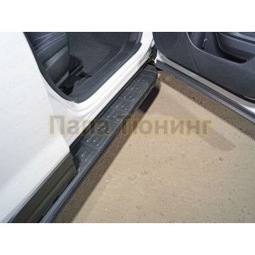 Пороги алюминиевые с пластиковой накладкой (карбон черные) 1720 мм ТСС для Subaru Forester (S5) 2018-