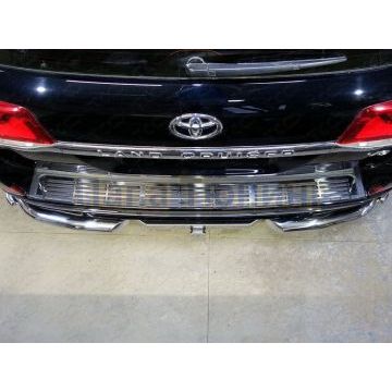 Накладка на задний бампер (лист зеркальный) ТСС для Toyota Land Cruiser 200 EXCALIBUR 2017-