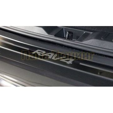 Накладка на задний бампер (лист зеркальный надпись RAV4) ТСС для Toyota RAV4 2019-