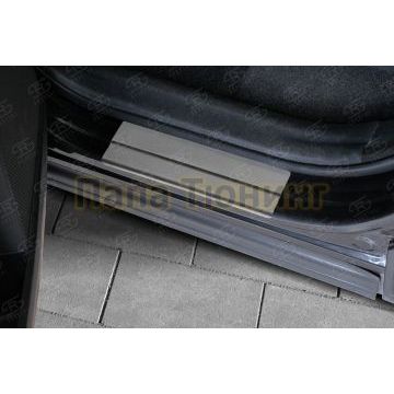 Накладки на пороги RUSSTAL (нерж., шлиф) РусСталь для Toyota RAV4 2015-2019