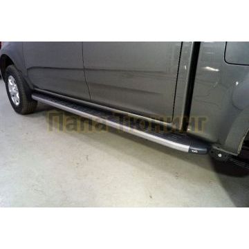 Пороги алюминиевые с пластиковой накладкой (карбон серые) 2220 мм ТСС для Great Wall Wingle 7 4WD 2.0 TD 2020-