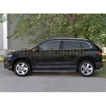 Пороги труба 75х42 овал с проступью для Skoda Karoq 2020-