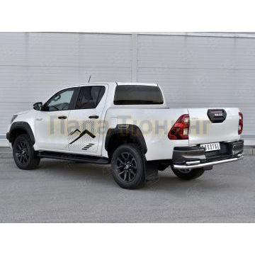 Защита заднего бампера d57 секции-d42 уголки RUSSTAL для Toyota Hilux Black Onyx 2020-