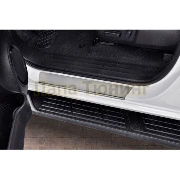 Накладки на пороги RUSSTAL (нерж., шлиф) RUSSTAL для Toyota Hilux Black Onyx 2020-