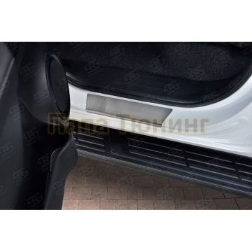 Накладки на пороги RUSSTAL (нерж., шлиф) RUSSTAL для Toyota Hilux Black Onyx 2020-