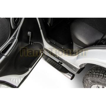 Защита порогов d76 с проступями Lada Niva Travel 2020-