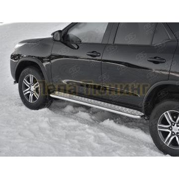 Пороги труба d42 с листом (Лист алюм, проф.сталь) (вариант 2) РусСталь для Toyota Fortuner 2020-