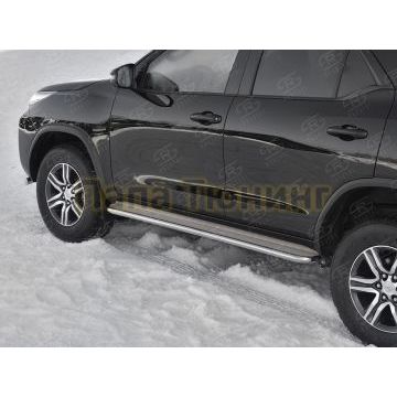 Пороги труба d42 с листом (Лист нерж, проф. нерж) (вариант 3) РусСталь для Toyota Fortuner 2020-