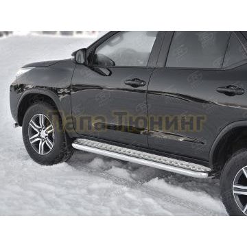 Пороги труба d57 с листом (Лист алюм, проф.сталь) (вариант 2) РусСталь для Toyota Fortuner 2020-