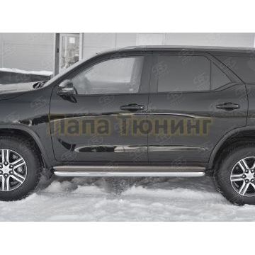Пороги труба d63 с листом (Лист нерж, проф. нерж) (вариант 3) РусСталь для Toyota Fortuner 2020-