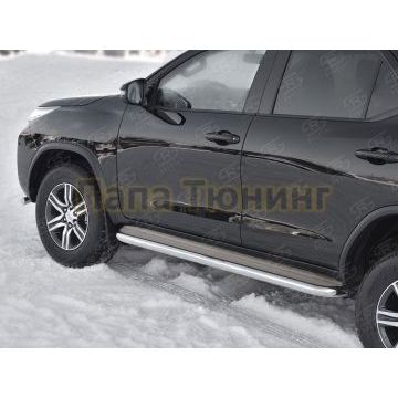 Пороги труба d63 с листом (Лист нерж, проф. нерж) (вариант 3) РусСталь для Toyota Fortuner 2020-