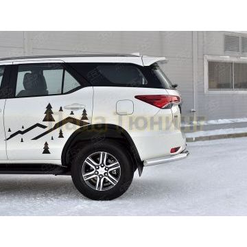 Защита заднего бампера уголки d76 секции РусСталь для Toyota Fortuner 2020-