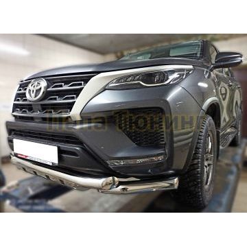 Передняя дуга с защитой (Shark) D 76,1/76,1 ALFeco для Toyota Fortuner 2020-