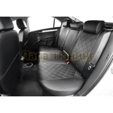 Чехлы для автомобиля экокожа задняя спинка 40/60, рисунок Ромб Rival для Volkswagen Polo VI лифтбек (комплектации с задним подлокотником) 2020-/Skoda Rapid (комплектации с задним подлокотником) 2020-
