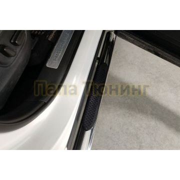 Пороги овальные с накладкой 75х42 мм ТСС для Toyota Highlander 2020-