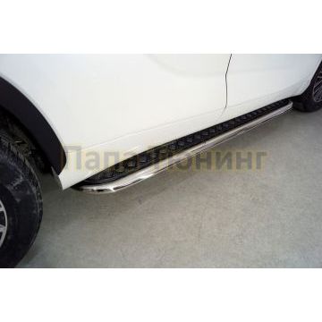 Пороги с площадкой 75х42 мм ТСС для Toyota Highlander 2020-