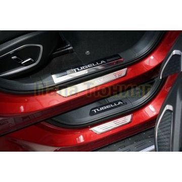 Накладки на пластиковые пороги (лист зеркальный надпись Tugella) 4шт ТСС для Geely Tugella 2020-