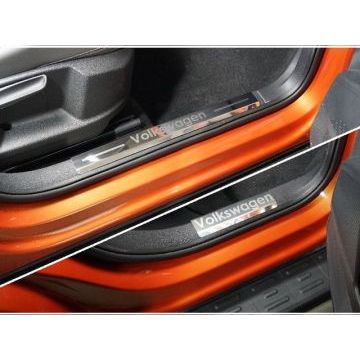 Накладки на пластиковые пороги (лист зеркальный надпись Volkswagen) 4шт ТСС для Volkswagen Taos 2021-