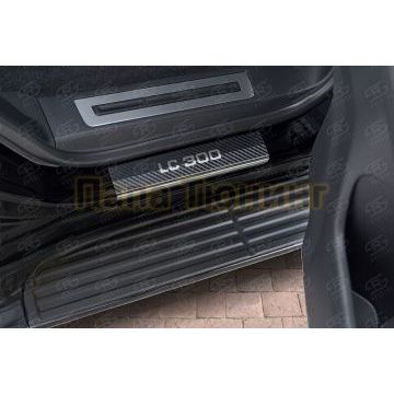 Накладки на пороги RUSSTAL (нерж., карбон, надпись) РусСталь для Toyota Land Cruiser 300 70TH ANNIVERSARY 2021-