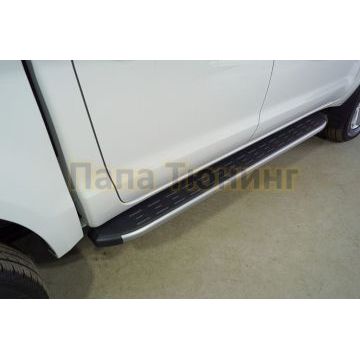 Пороги алюминиевые с пластиковой накладкой (карбон серебро) 1920 мм ТСС для JAC T6 (4WD) 2.0T (бенз) 2021-