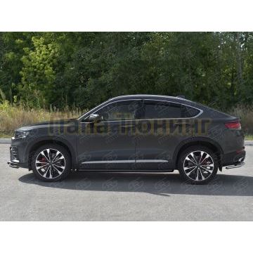 Пороги труба d57 (вариант 1) black РусСталь для Geely Tugella 2020-