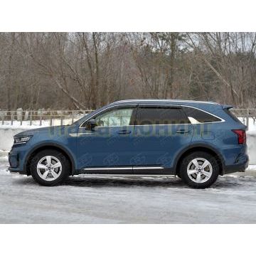 Пороги труба 75х42 овал с проступью РусСталь для Kia Sorento 2020-