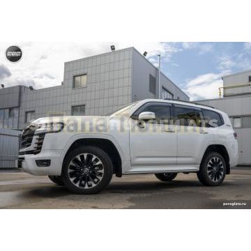Пороги выдвижные электрические ОЕМ для Toyota Land Cruiser 300 white 2023-