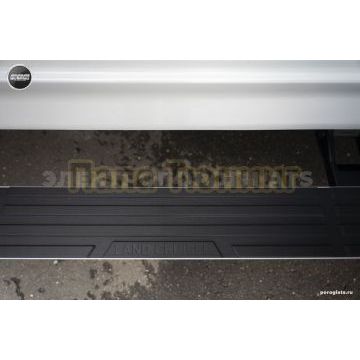 Пороги выдвижные электрические ОЕМ для Toyota Land Cruiser 300 white 2023-