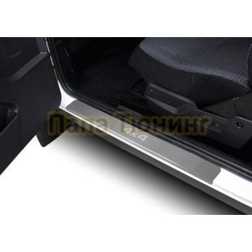 Накладки порогов AutoMAX (2 шт.) Lada 4х4 3-х дверн. 1995- (гравировка "4х4")