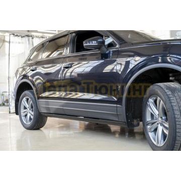 Пороги выдвижные электрические ОЕМ для Volkswagen Touareg II R Line (2011-2018)