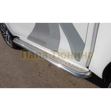 Пороги с площадкой (нерж. лист) d60,3 мм ТСС для JAC T9 2023- Пороги с площадкой (нерж. лист) d60,3 мм ТСС для JAC T9 2023-