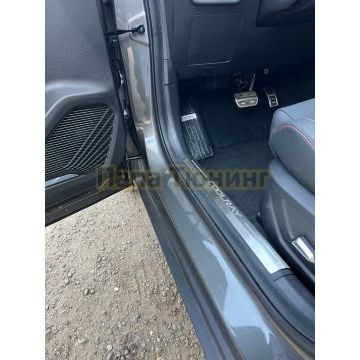 Накладки на пластиковые пороги (лист шлифованный надпись Coolray) 2шт ТСС для Geely Coolray 2024-