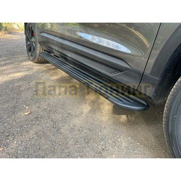 Пороги алюминиевые "Slim Line Black" 1720 мм ТСС для Geely Coolray 2024-