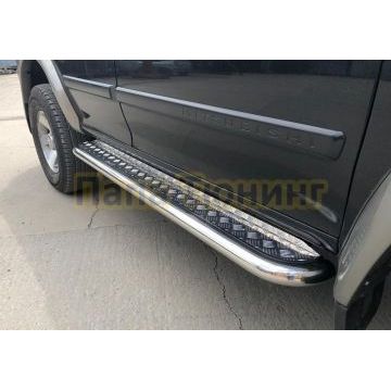 Пороги с накладным листом d60 для Mitsubishi Pajero Sport 1998-2007