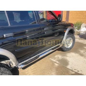 Пороги труба с проступью с алюминиевым листом d76 Папа Тюнинг для Mitsubishi Pajero Sport 1998-2007