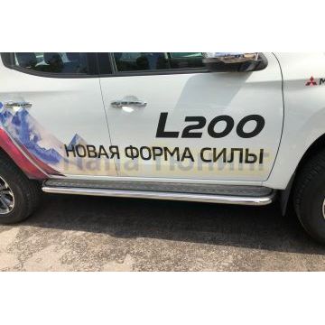 Пороги с накладным листом d60 для Mitsubishi L200 2019-