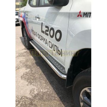 Пороги с накладным листом d60 для Mitsubishi L200 2019-