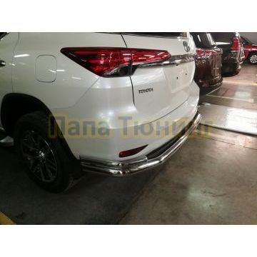 Защита заднего бампера угловая большая d76/42 для Toyota Fortuner 2017-