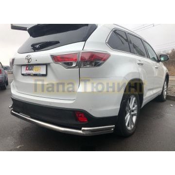 Защита заднего бампера угловая большая двойная d60/42 для Toyota Highlander 2017-2020