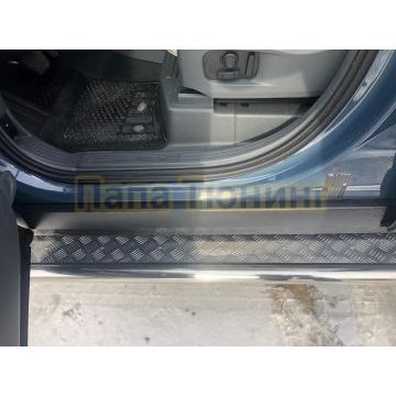 Пороги с накладным листом d53 для Land Rover Defender 2020-