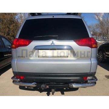 Защита заднего бампера угловая двойная d76/42 Папа Тюнинг для Mitsubishi Pajero Sport 2008-2015