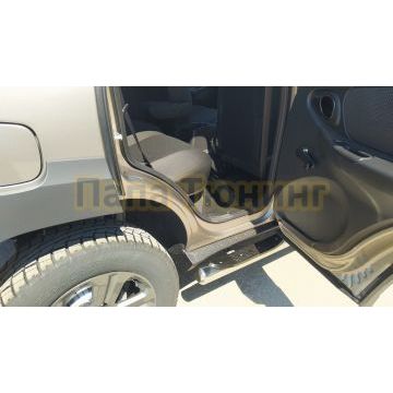 Пороги труба с проступью d76 Папа Тюнинг для Lada Niva Travel 2021-