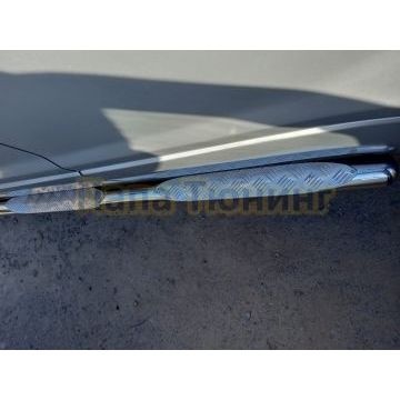 Пороги труба с проступью из алюминиевого рифленого листа d76 Папа Тюнинг для Suzuki Grand Vitara 2013-2015